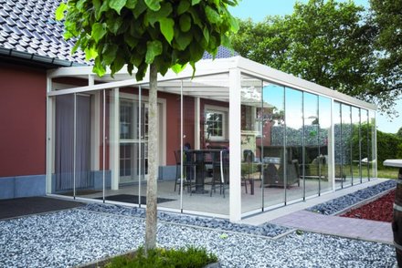 Gartenzimmer mit Glassschiebewänden