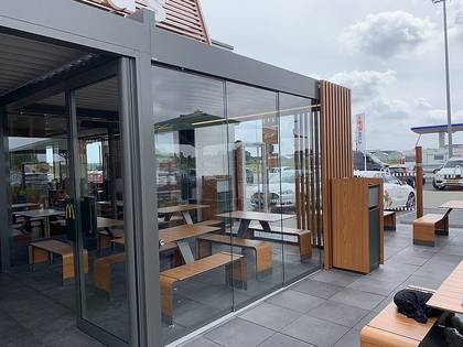 GG 100 Slide von Joka System Ganzglasschiebelement - Ganzglasschiebewand