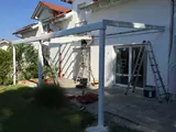 Überdachung mit zwei Unterglas-Markisen